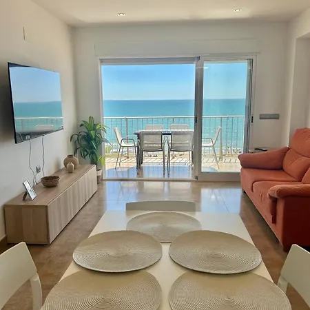 Beachfront In 公寓 库列拉